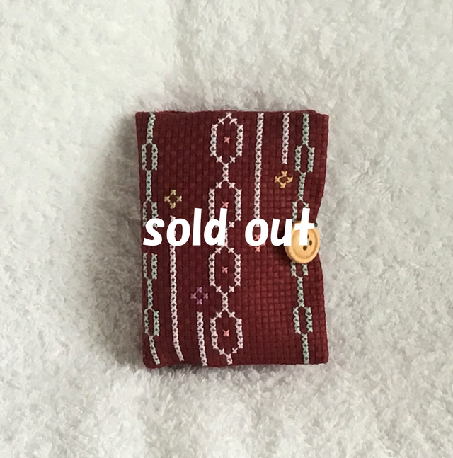クロスステッチのニードルケース・ガーネット