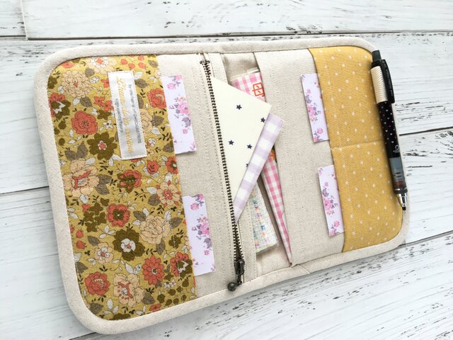 ママレード・ボーイ システム手帳2種+リフィール2種 (CDシングル3枚付き) ママレード・ボーイ システム手帳2種+リフィール2種 (CDシングル