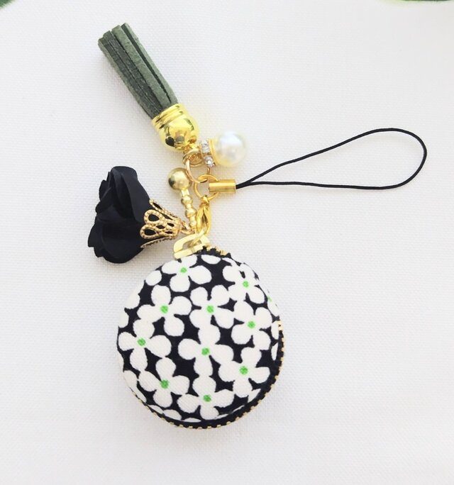 サークルフラワーブラックのマカロンポーチ