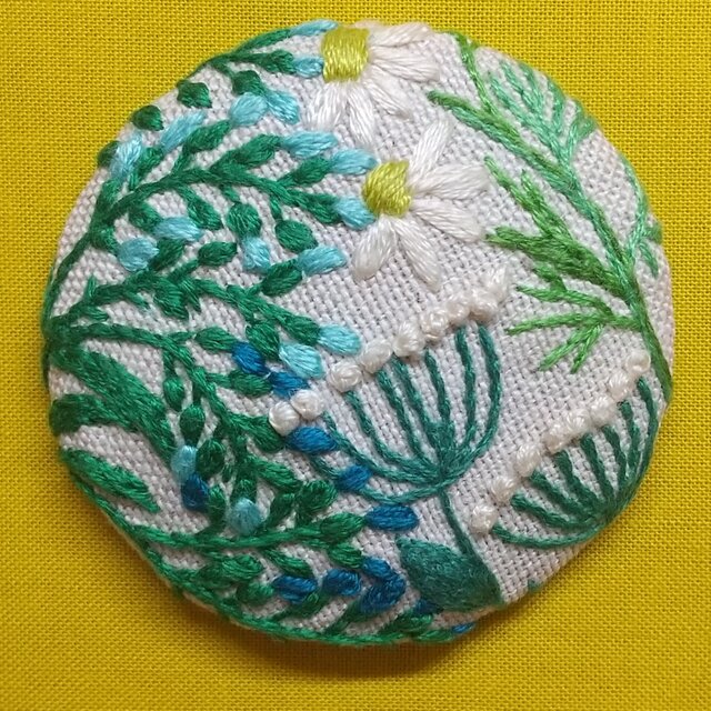 草花の刺繍ブローチ【botanical】