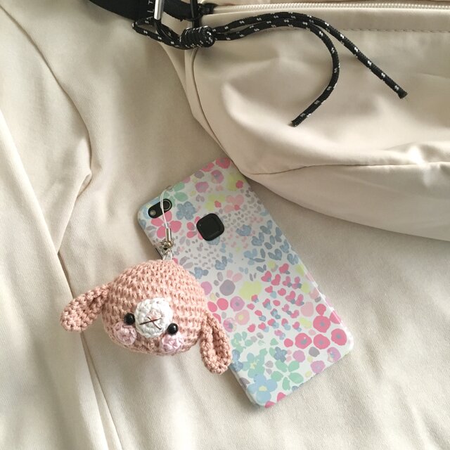 大きなお顔が持ち物の目印に最適♪ピーチピンク色ロップイヤー♡顔【大】鈴付きイヤホンジャック｜ストラップ｜ボールチェーン