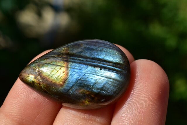 宇宙の鉱石☆ドロップ型☆マルチカラーラブラドライト labb048 | iichi