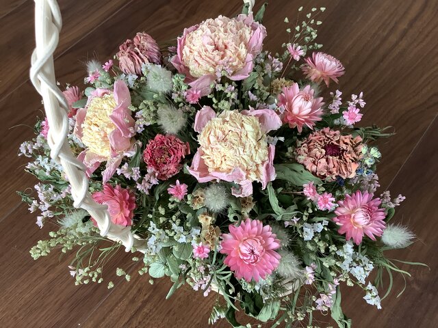 atelierBLUGRA八ヶ岳〜春いろ小花とシャクヤクの花篭の画像1枚目