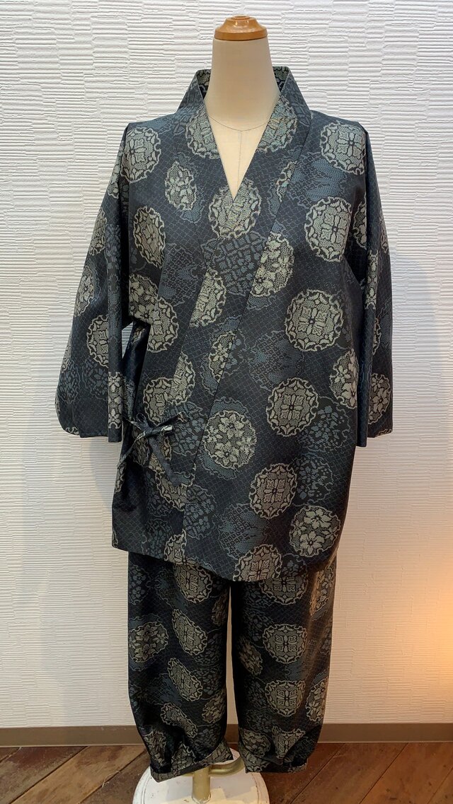 大島紬の着物から 総合わせ仕立ての作務衣 - 着物