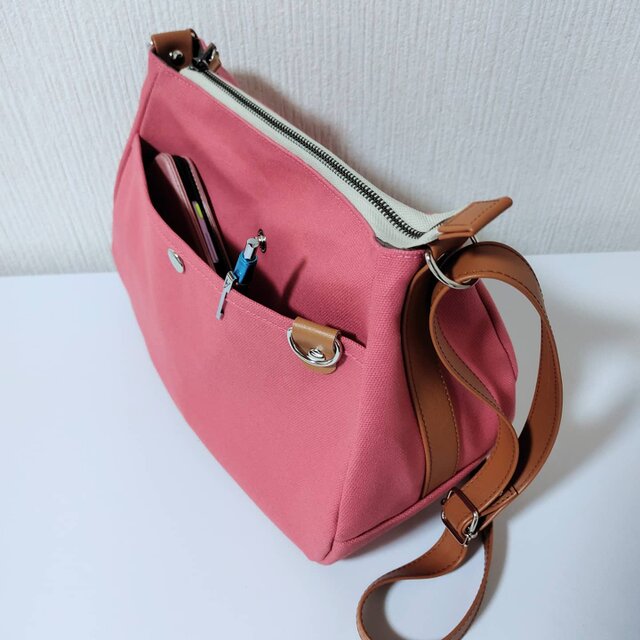 ♡専用♡ マチ広ふりるバッグ　マチ付きポーチ　ショルダー紐　ハンドメイド 限定品】マチ付きショルダーポーチ（セット） パンチングレザー
