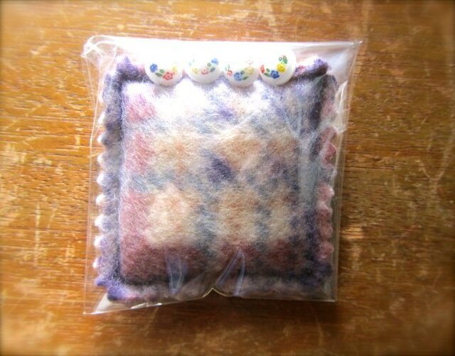 アンティークボタンまち針 4本セット | iichi 日々の暮らしを心地よく