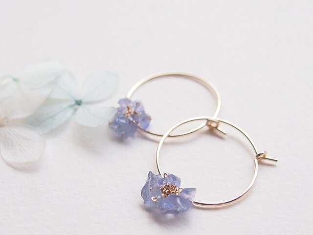 小さな紫陽花(フープピアス/フープイヤリング)の画像1枚目