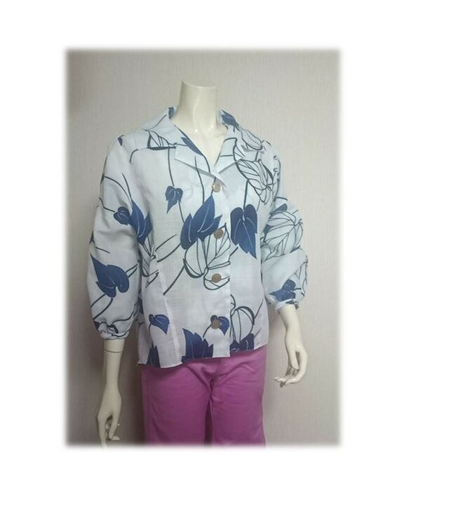 8　浴衣リメイク可愛いレトロオープンカラーシャツ（白／植物柄）