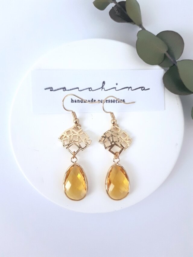 ★"身に付ける楽しみ…"　ゆらゆら揺れる　ゴールド×レモン雫　大人めピアス／イヤリングd