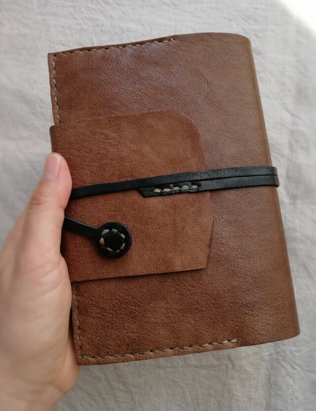 くるくるブックカバー　オークグレー✗ブラック　オイルシュリンクレザー