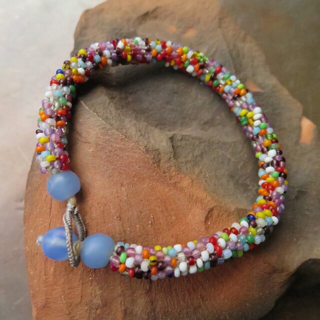 アンティーク　クリスマスビーズ　＋　水色　ブレスレット　百世 momotose（西）