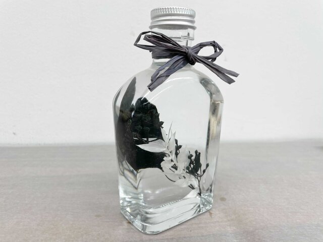 ハーバリウム NavyChic | iichi 日々の暮らしを心地よくする