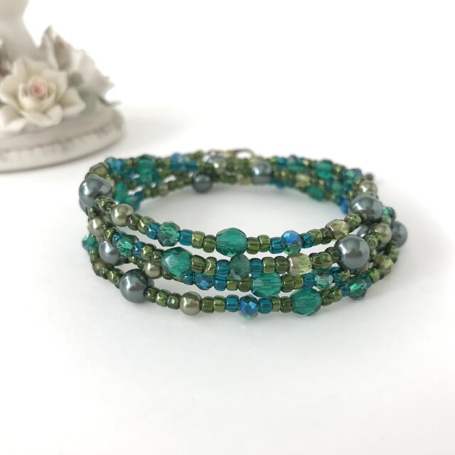 Green❣️エメラルドグリーン 天然石エメラルド多層ビーズネックレス 天然石 ビリジアングリーンエメラルドの面取り楕円ビーズ