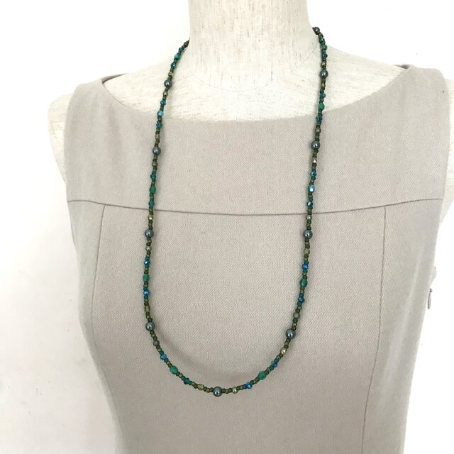 エメラルドグリーン の 一連 ロングネックレス 緑 パール チェコガラス