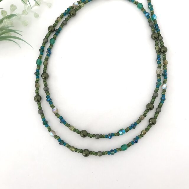 エメラルドグリーン の 一連 ロングネックレス 緑 パール チェコガラス