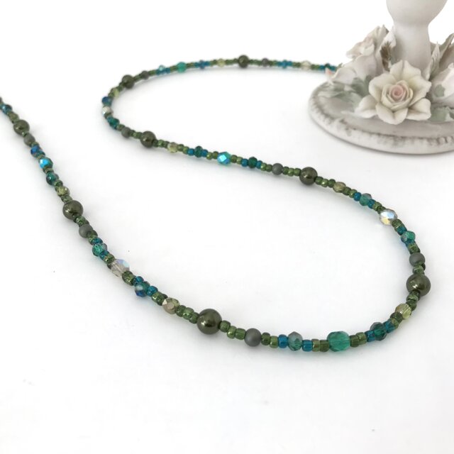 エメラルドグリーン の 一連 ロングネックレス 緑 パール チェコガラス
