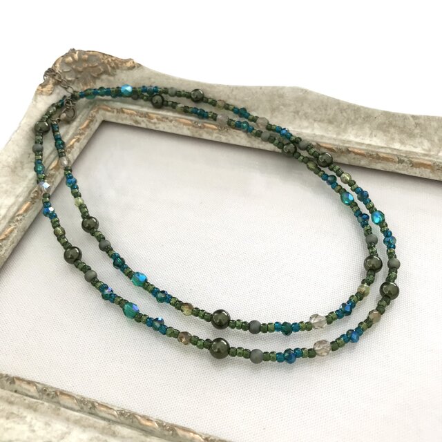 エメラルドグリーン の 一連 ロングネックレス 緑 パール チェコガラス