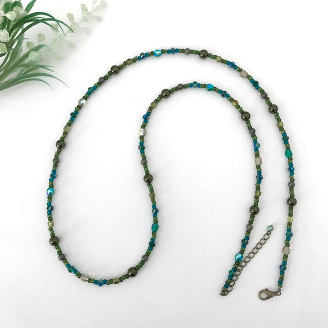 エメラルドグリーン の 一連 ロングネックレス 緑 パール チェコガラス