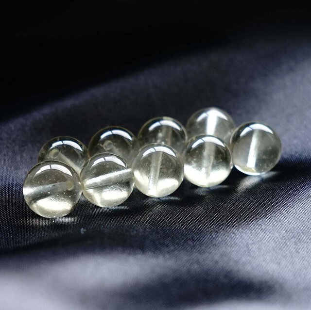 K18 最高品質 リビアングラス 天然石 ピアス or イヤリング | iichi