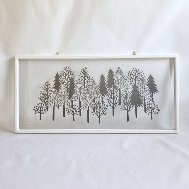 「静かな森」（ストーングレー / ホワイトフレーム）