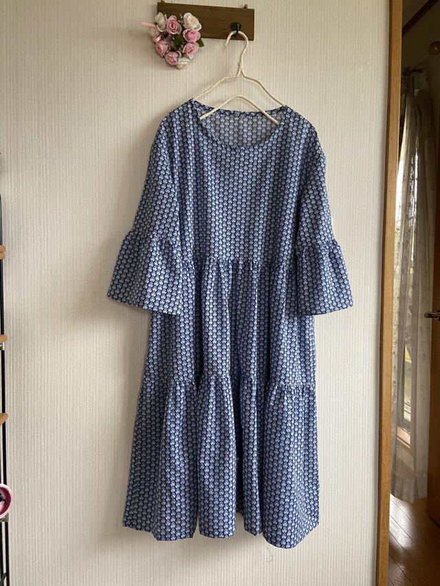 コットンボイルの切り替えギャザーワンピース