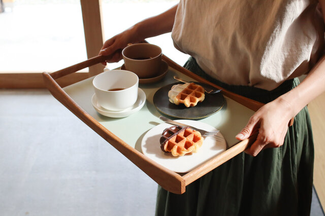 サービングトレイ（ピスタチオ） | iichi 日々の暮らしを心地よくする