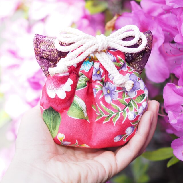 猫型の台湾花柄x絹織物mini巾着ポーチ(一点作品) | iichi 日々の暮らし  