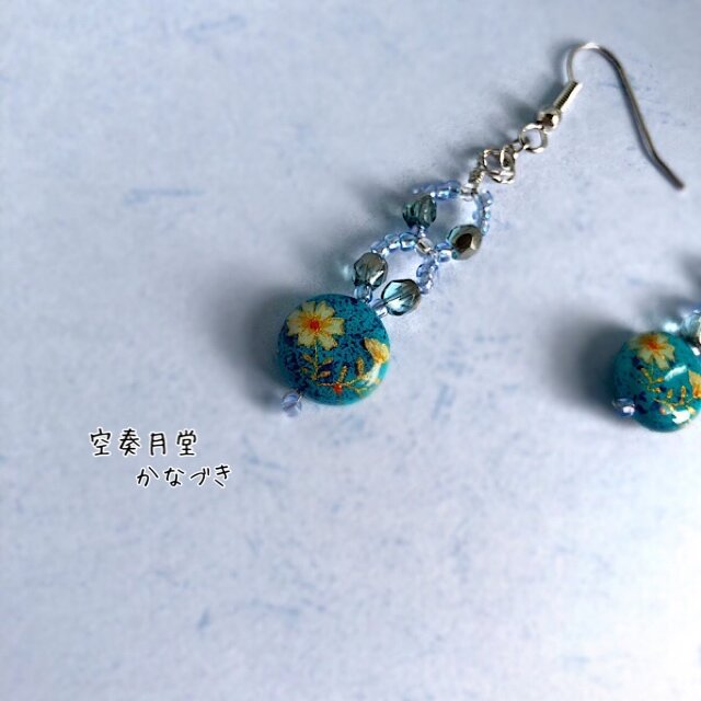 和花柄ビーズのキラキラピアス Iichi ハンドメイド クラフト作品 手仕事品の通販
