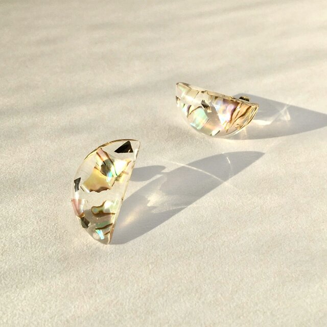 ハーフムーンシェル(マティーニ)ピアス/イヤリングの画像1枚目