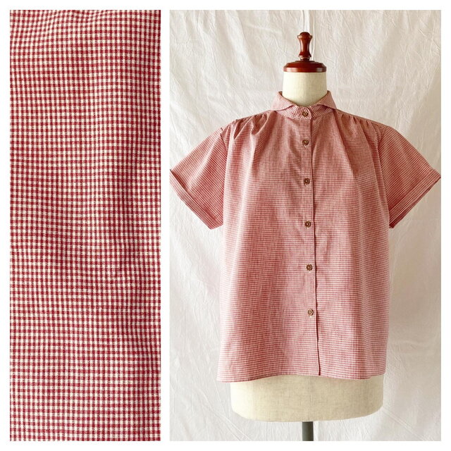 すっきり見えるギャザーブラウス：半袖（ギンガムチェック：レッド）