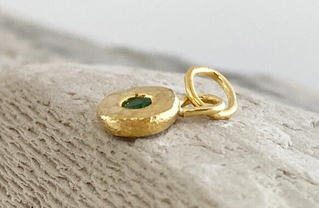 NEW トルコ製 925silver 天然石エメラルドルビー ペンダントトップ NEW トルコ製 925silver 天然石エメラルドルビー ペンダントトップ