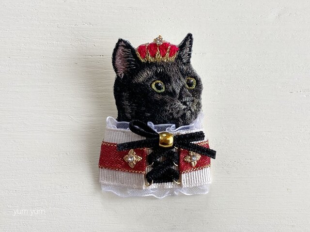 高貴なお猫様刺繍ブローチ26 | iichi 日々の暮らしを心地よくする