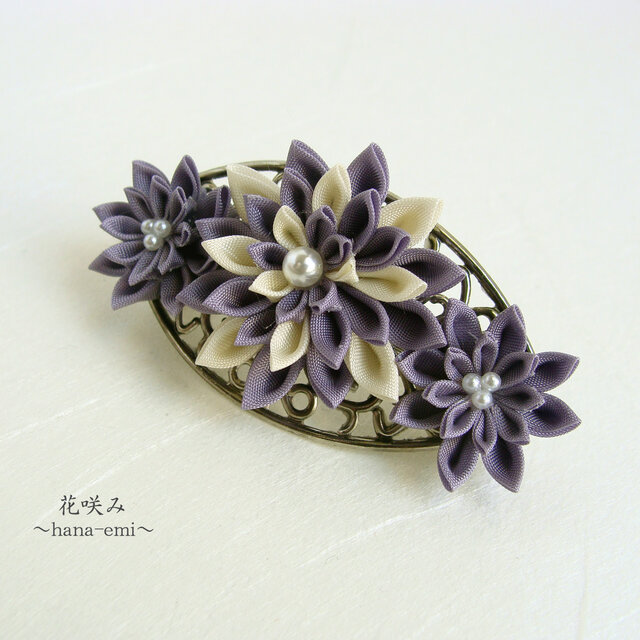 つまみ細工 3つのお花の小さなバレッタ 紫 受注制作 | iichi 日々の