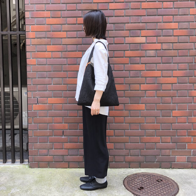canvas40(リネンセミショルダーバッグ)クロの画像1枚目