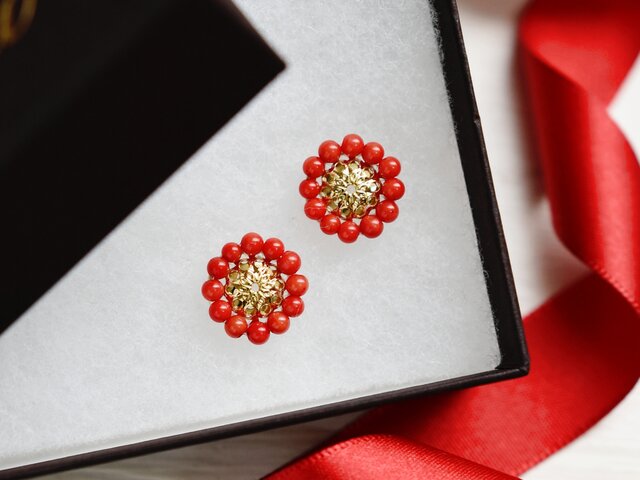 イヤリング】赤珊瑚 アンティークレトロなお花 小・還暦祝いにも
