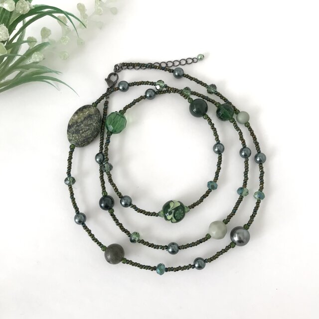 アースカラー の ロングネックレス 緑 グリーン ビーズ パール | iichi