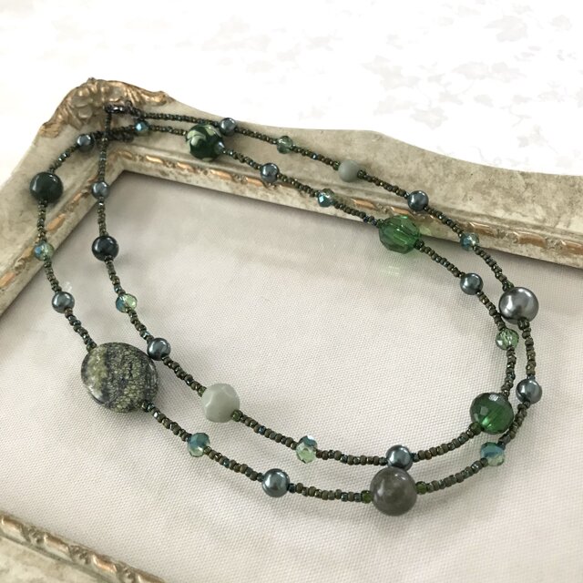 アースカラー の ロングネックレス 緑 グリーン ビーズ パール | iichi