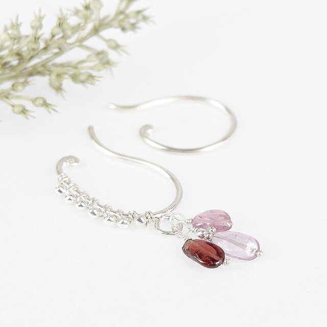 ～耳元に輝きを～　スピネルのイヤーカフ1 片方（重ね着け用シンプルイヤーカフ付き）