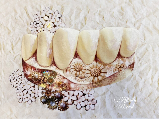 歯アート作品 Jeweled tooth 白