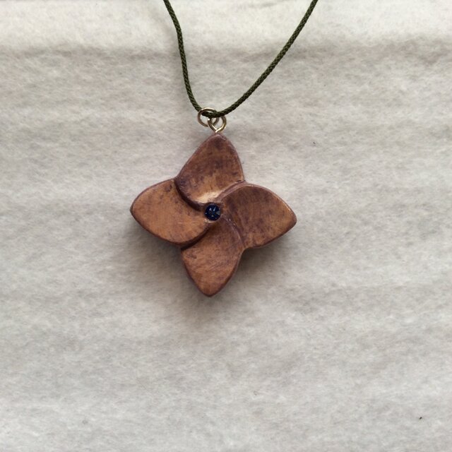 木のペンダント あじさい
