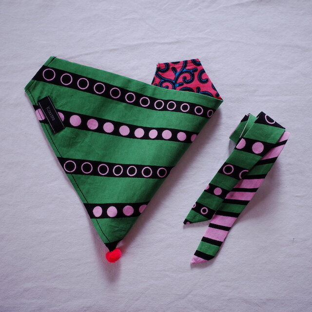 アフリカンプリント中型犬用バンダナ(リバーシブル＆紐セパレート) green & pink