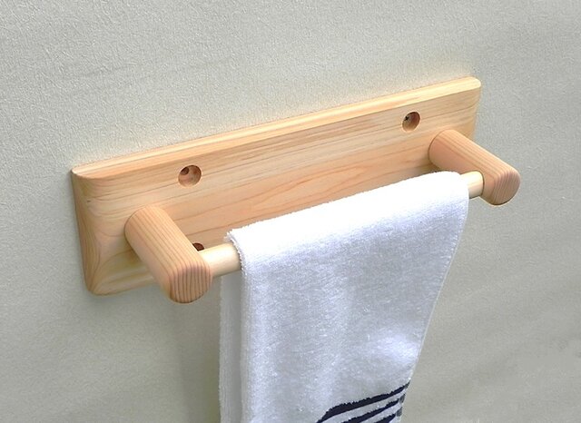 ひのき製タオル掛けの画像1枚目
