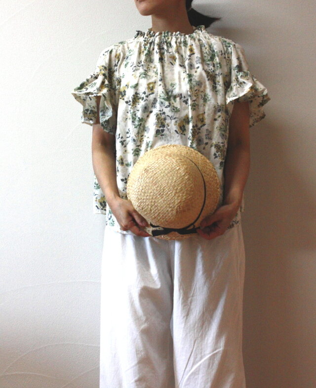 sale!! アンティークフラワー　ギャザーネックプルオーバー