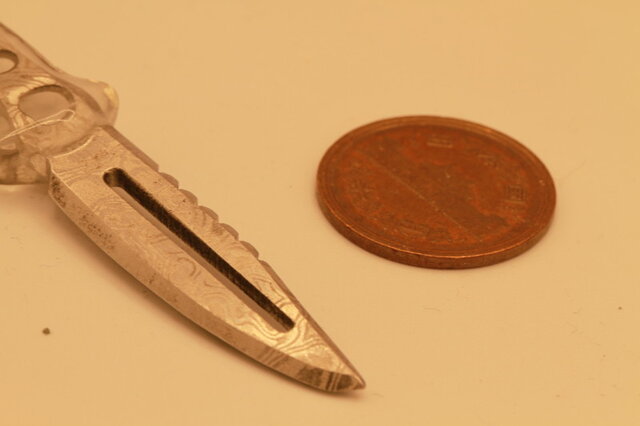 サバイバルナイフVer. 2ミニチュア武器アクセサリー サバイバルナイフVer. 2ミニチュア武器アクセサリー | iichi