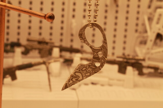 ネックナイフ ミニチュア武器アクセサリー | iichi 日々の暮らしを