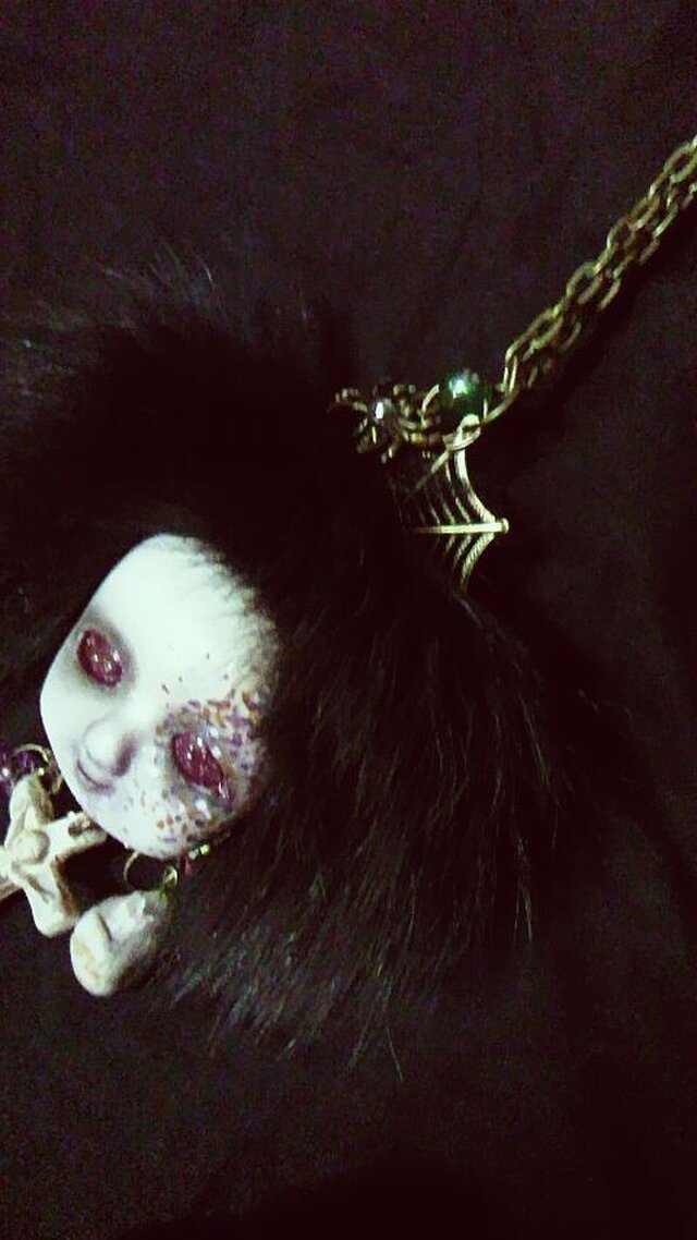 アザの子ペンダント