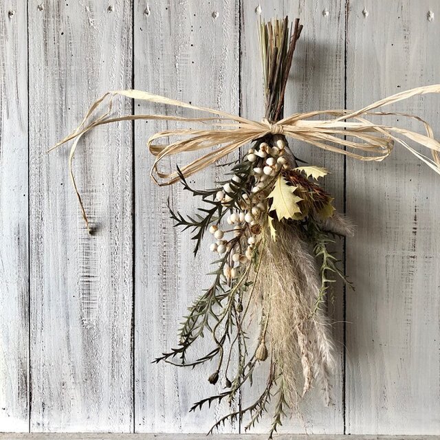 星月猫 ドライアンドラクエルシフォリア とステパ グレビレアアイバンホーの小さなスワッグ ドライフラワー 花束 Iichi ハンドメイド クラフト作品 手仕事品の通販