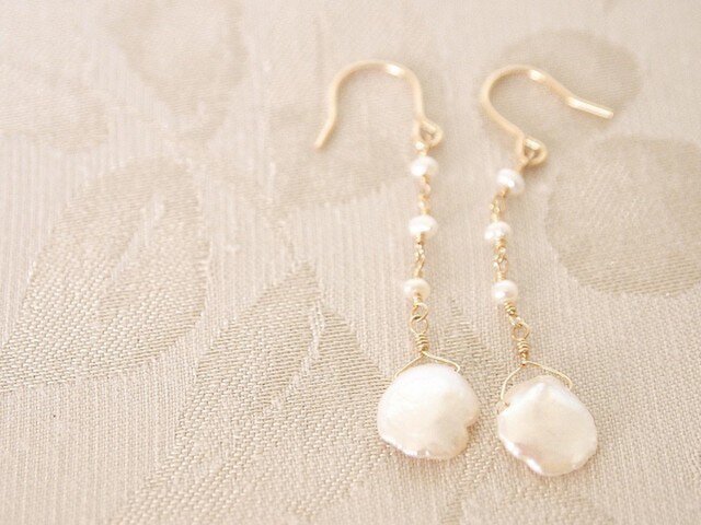 14KGF Petal Pearl Earringsの画像1枚目