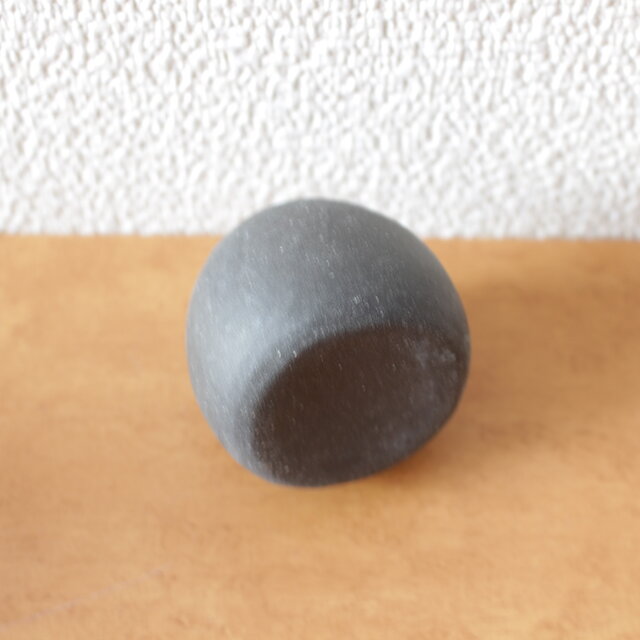 陶器 花器 丸い円錐のようなドーム型 グレー 地シリーズ | iichi 日々