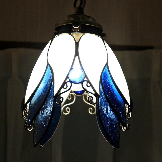 新色「天使のらんぷ青と白」 ステンドグラス 照明 ランプ ペンダント